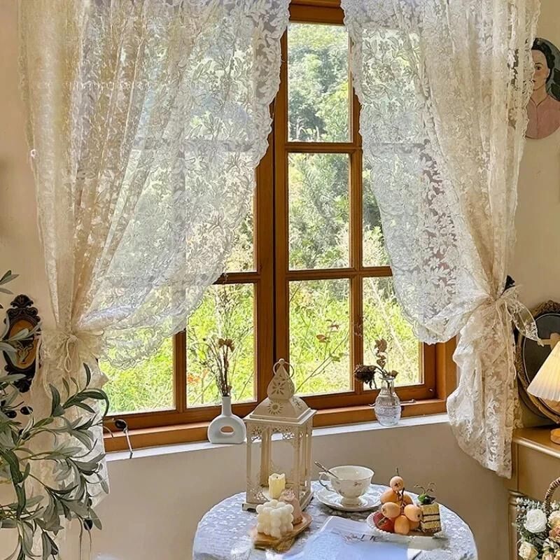 cortina florida com borla bege