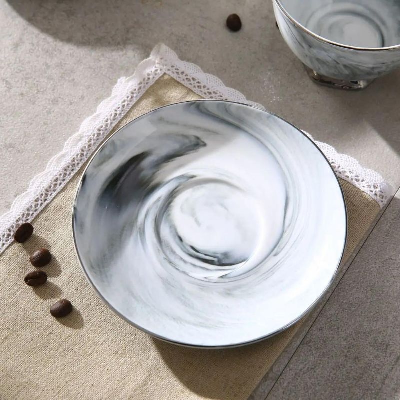 xícara de chá e de café em porcelana