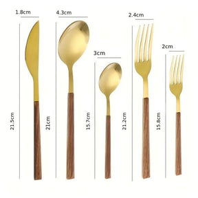 jogo de talheres com cabo de madeira